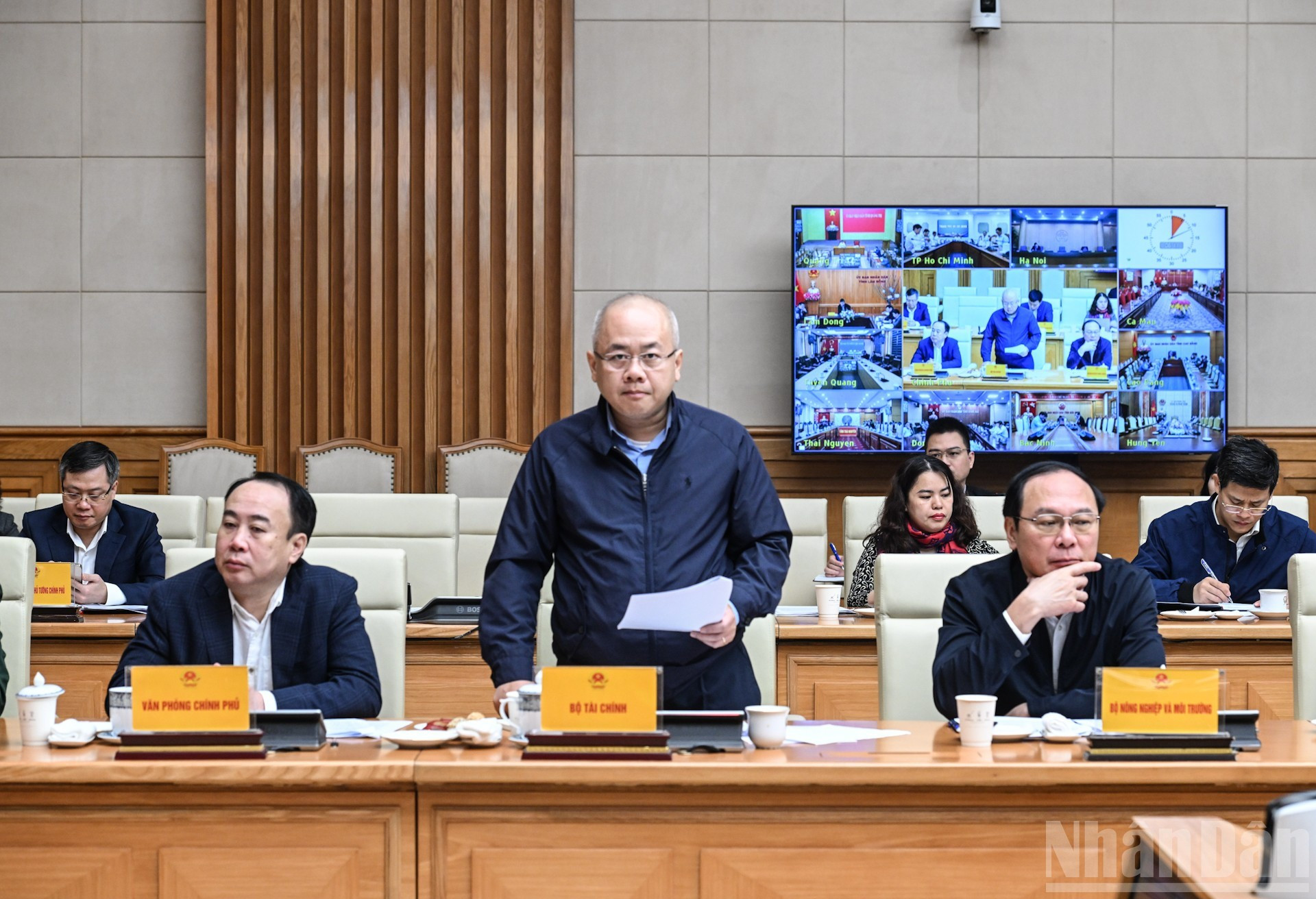 越南财政部副部长杜成忠发表讲话。