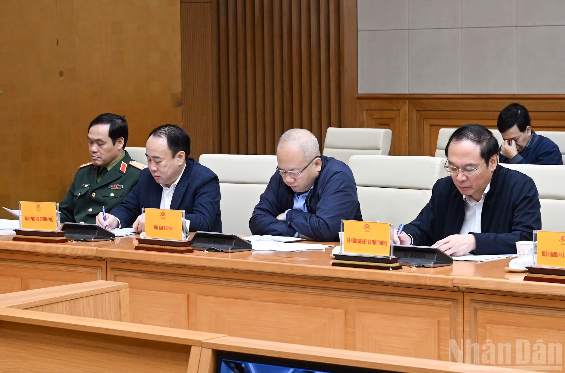 与会代表。