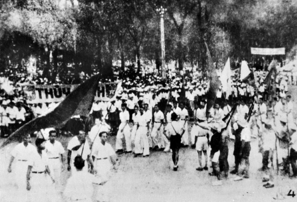 西贡人民响应越共中央和胡志明主席的总起义号召。（图片来源：越通社的资料图） 