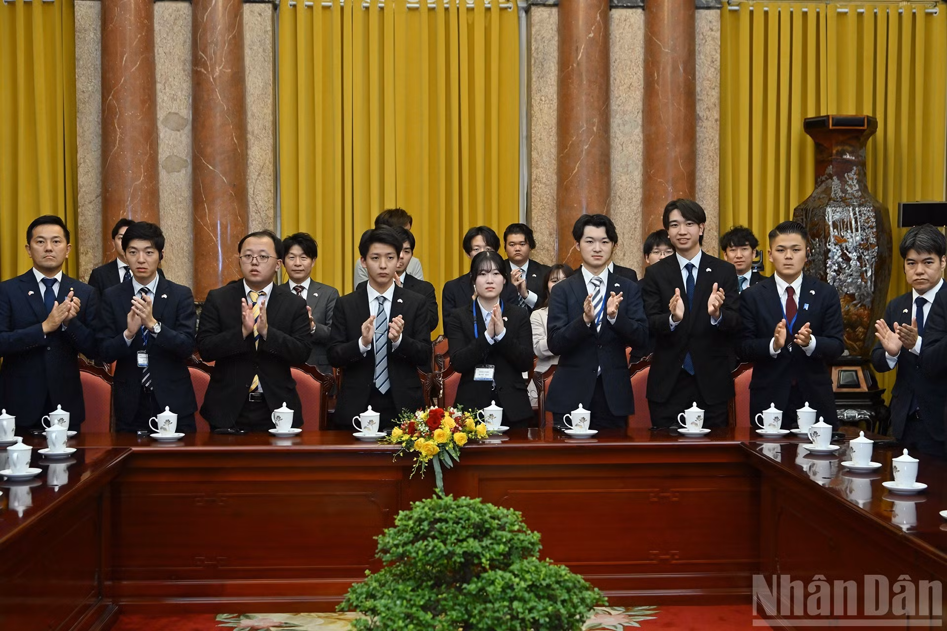 日本自由民主党青年局代表团。