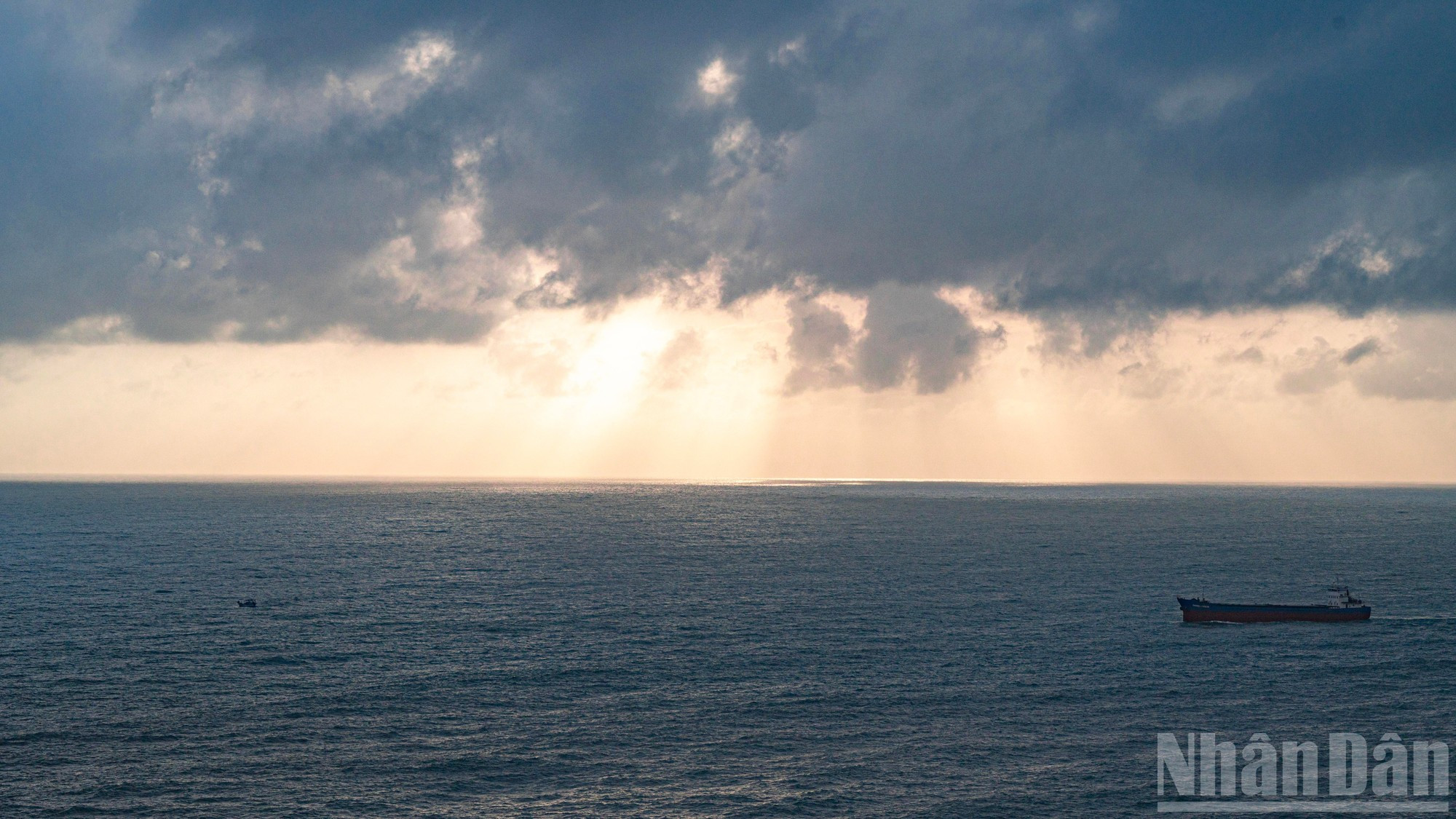 大多数游客在造访被誉为“越南大陆迎接第一缕阳光之地”后感受到的情绪为：“宁静、充满能量，以及对家乡与祖国的自豪感”。