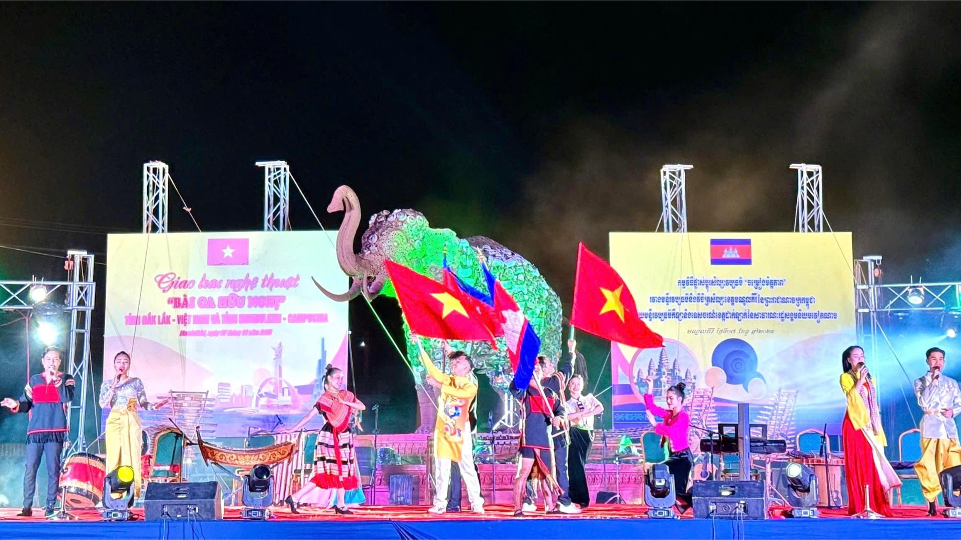 越南得乐省和柬埔寨蒙多基里省之间的深厚友谊【组图】