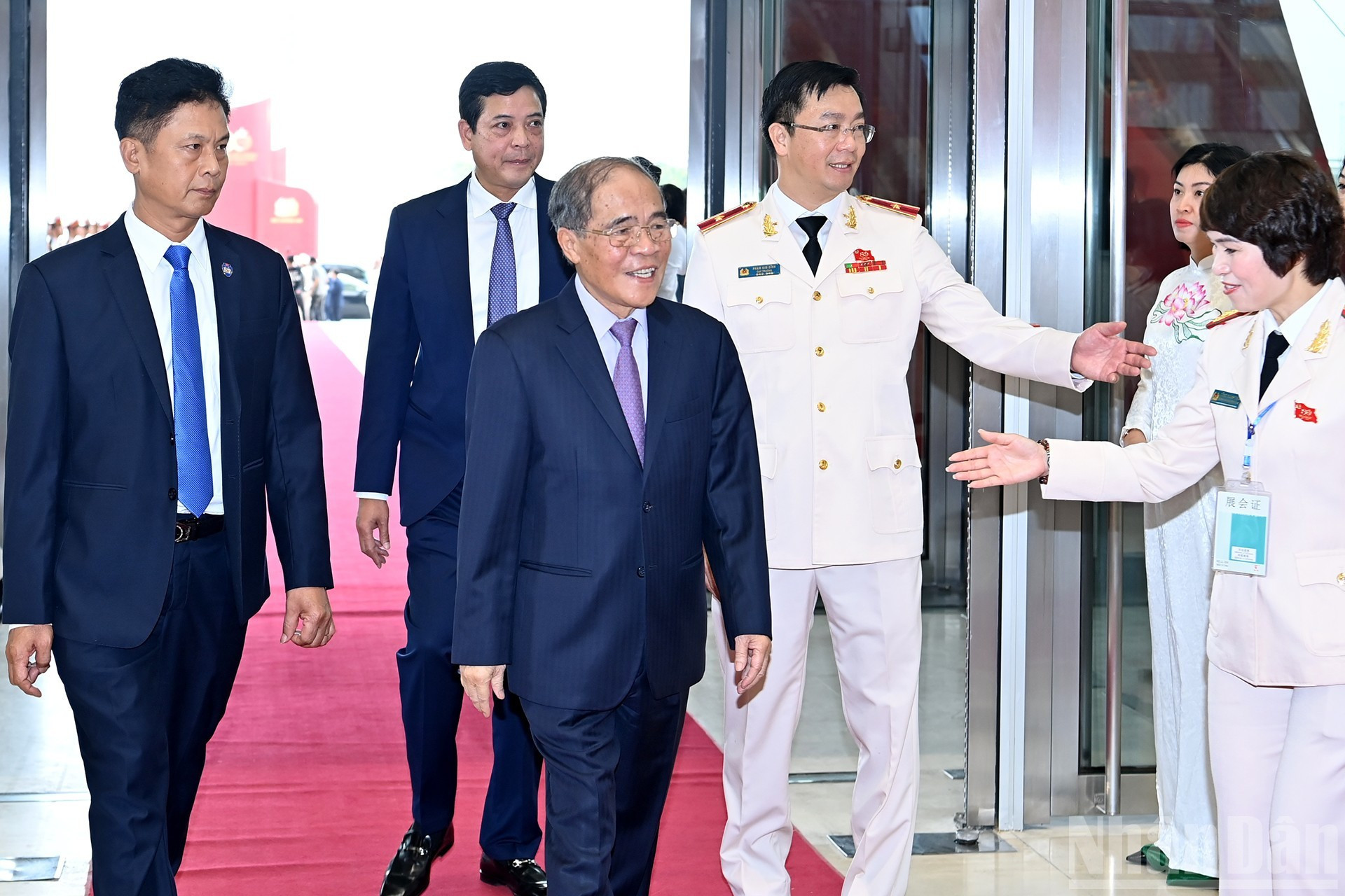 原国会主席阮胜雄出席仪式。