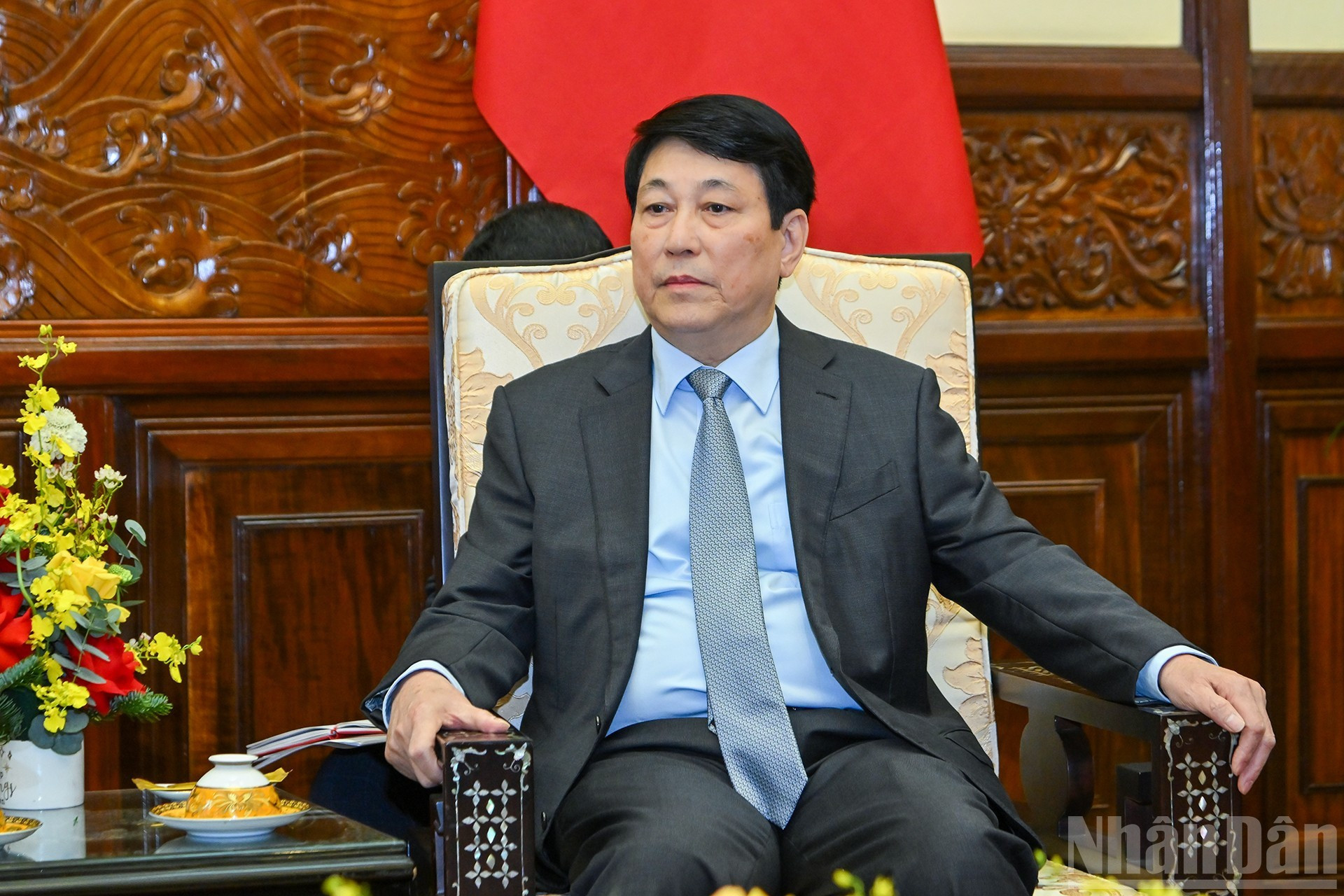 越南国家主席梁强发表讲话。