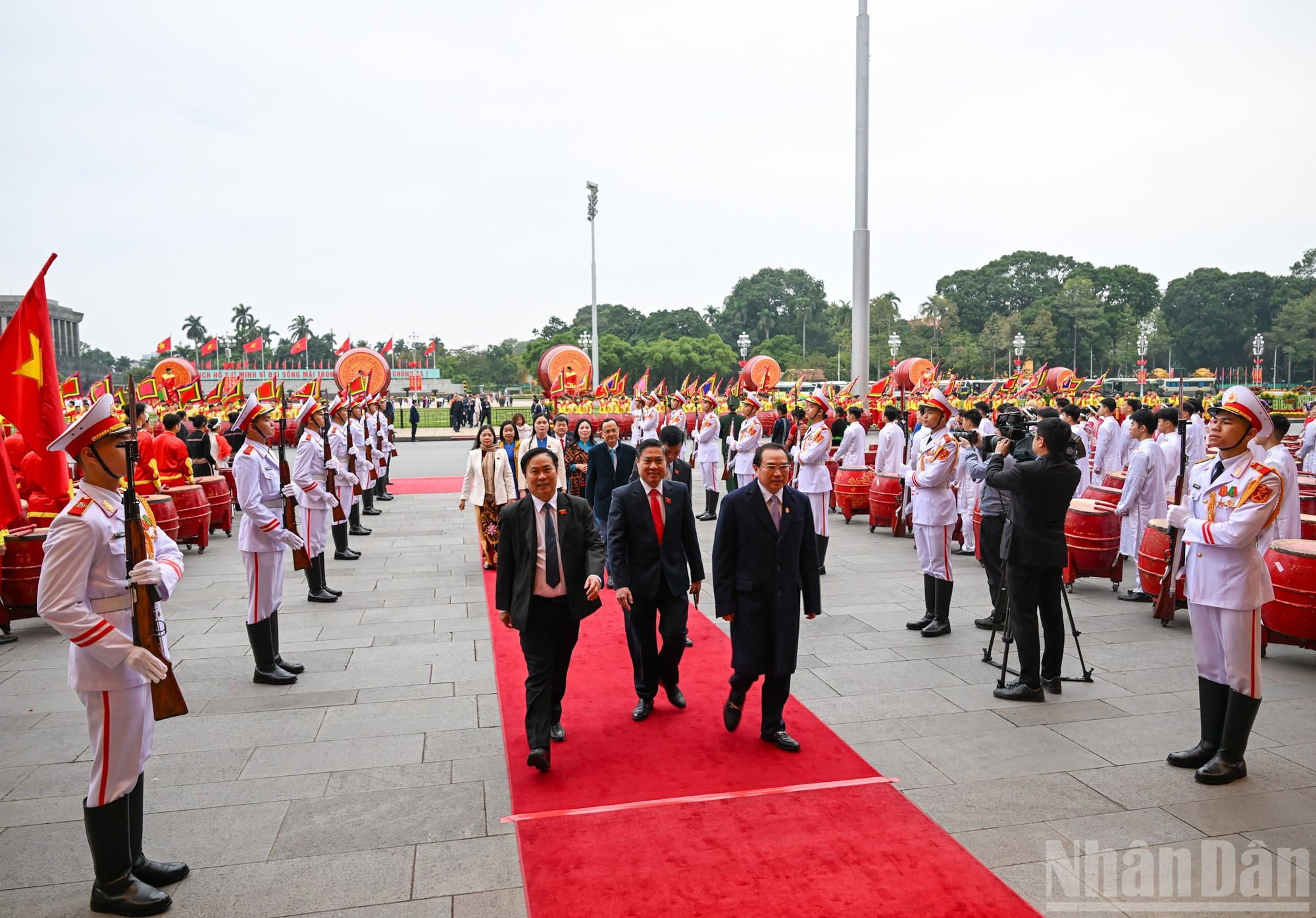 国会代表出席仪式。