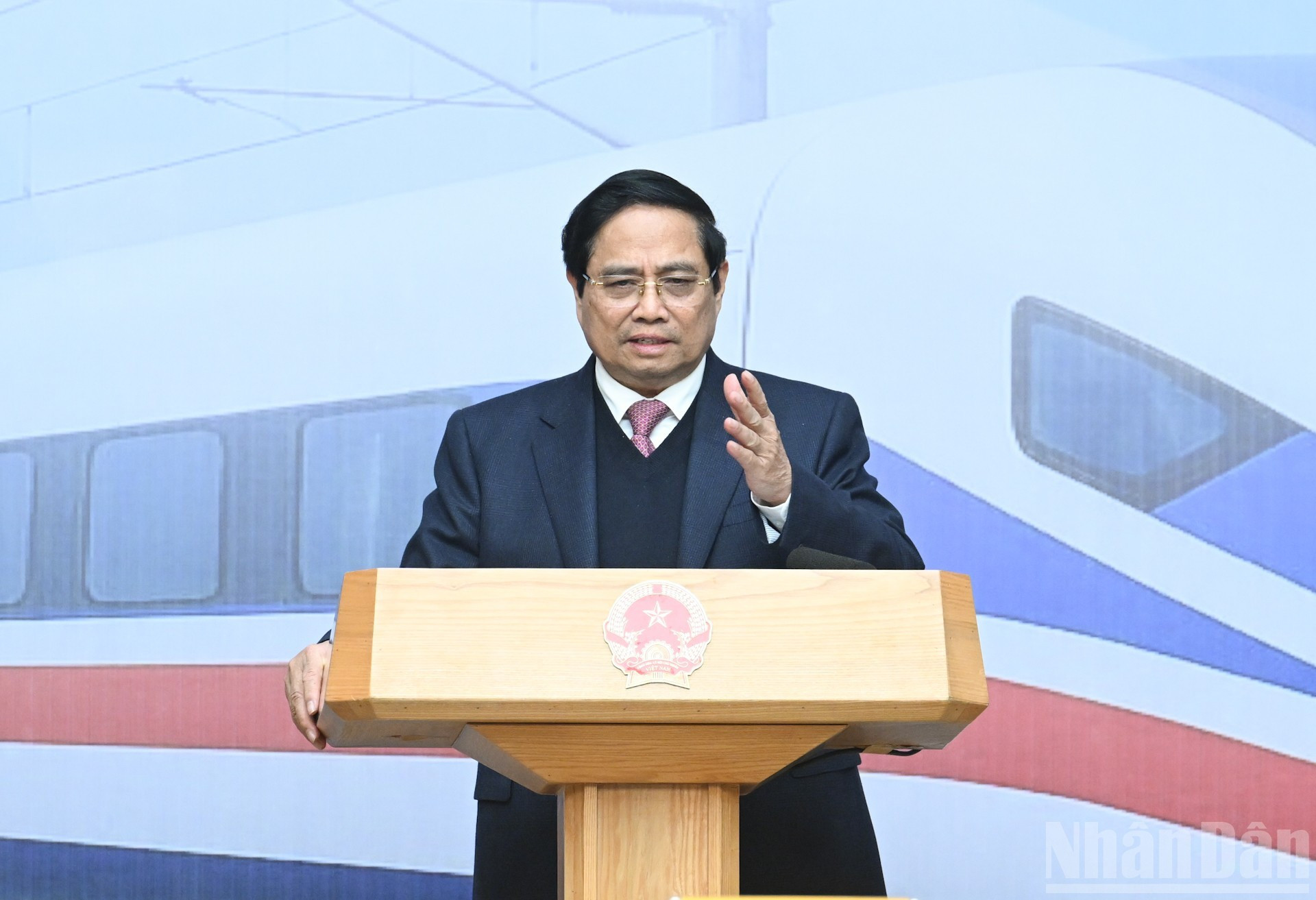 范明正总理发表指导性讲话。