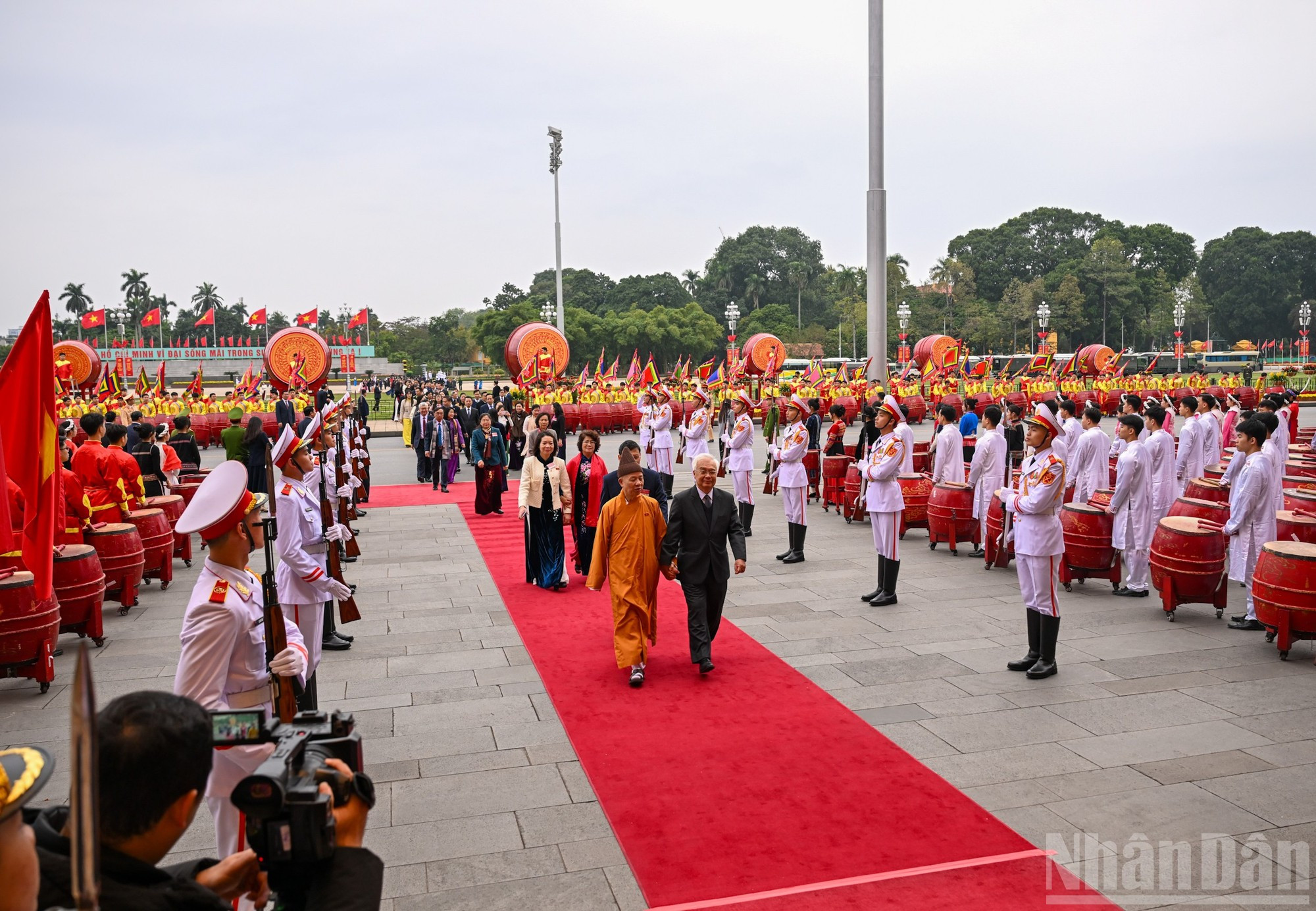 国会代表出席仪式。