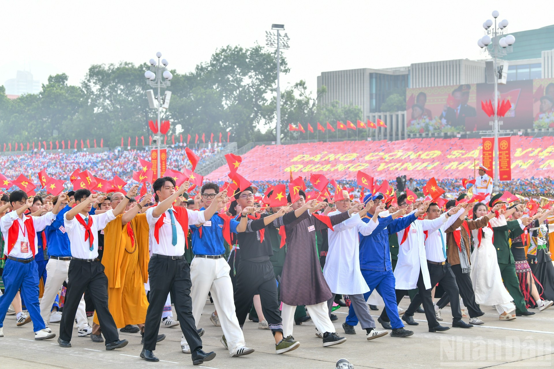 越南祖国阵线方阵。 越南祖国阵线方阵。