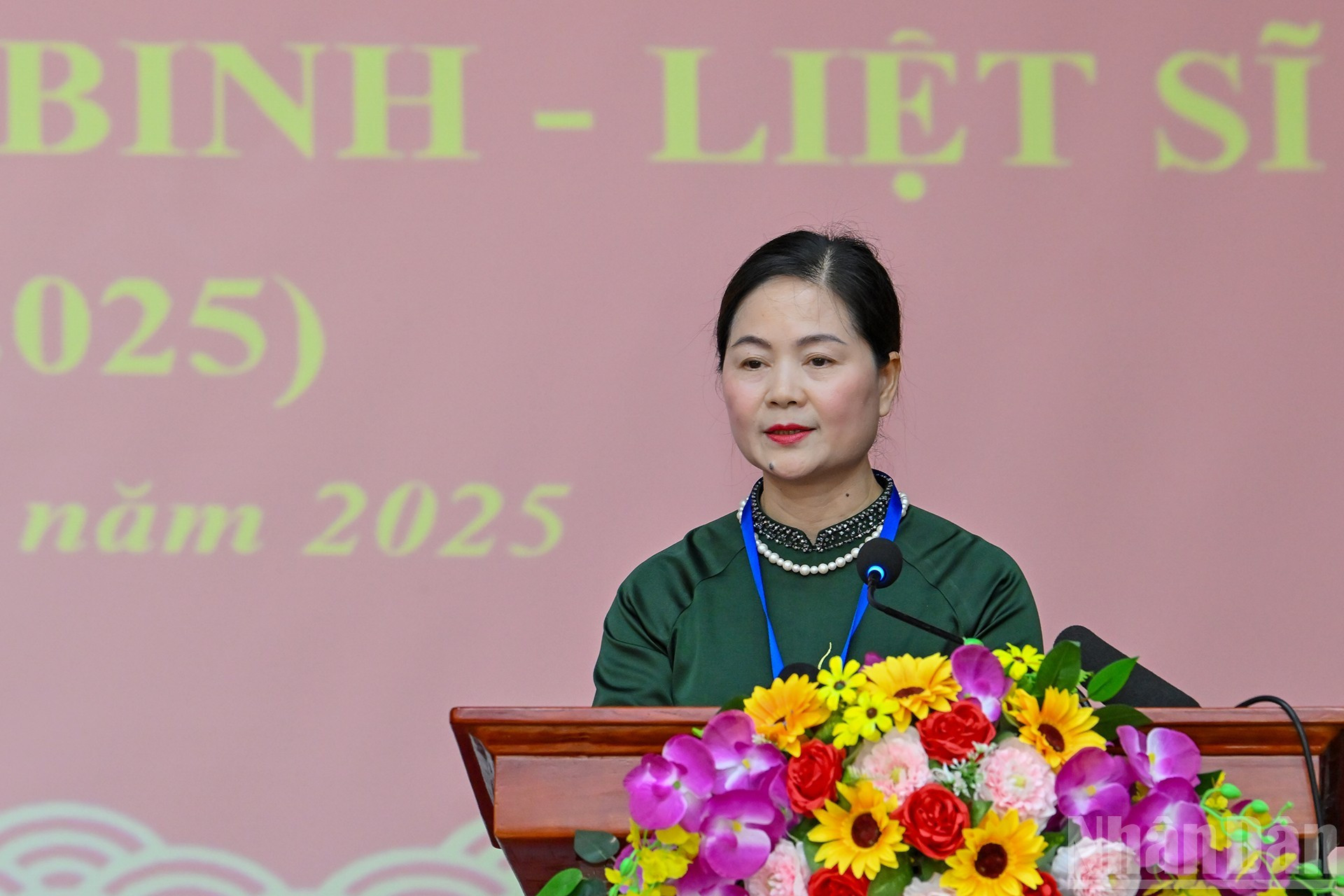 维仙伤残军人疗养中心主任马氏碧雁发表讲话。 维仙伤残军人疗养中心主任马氏碧雁发表讲话。
