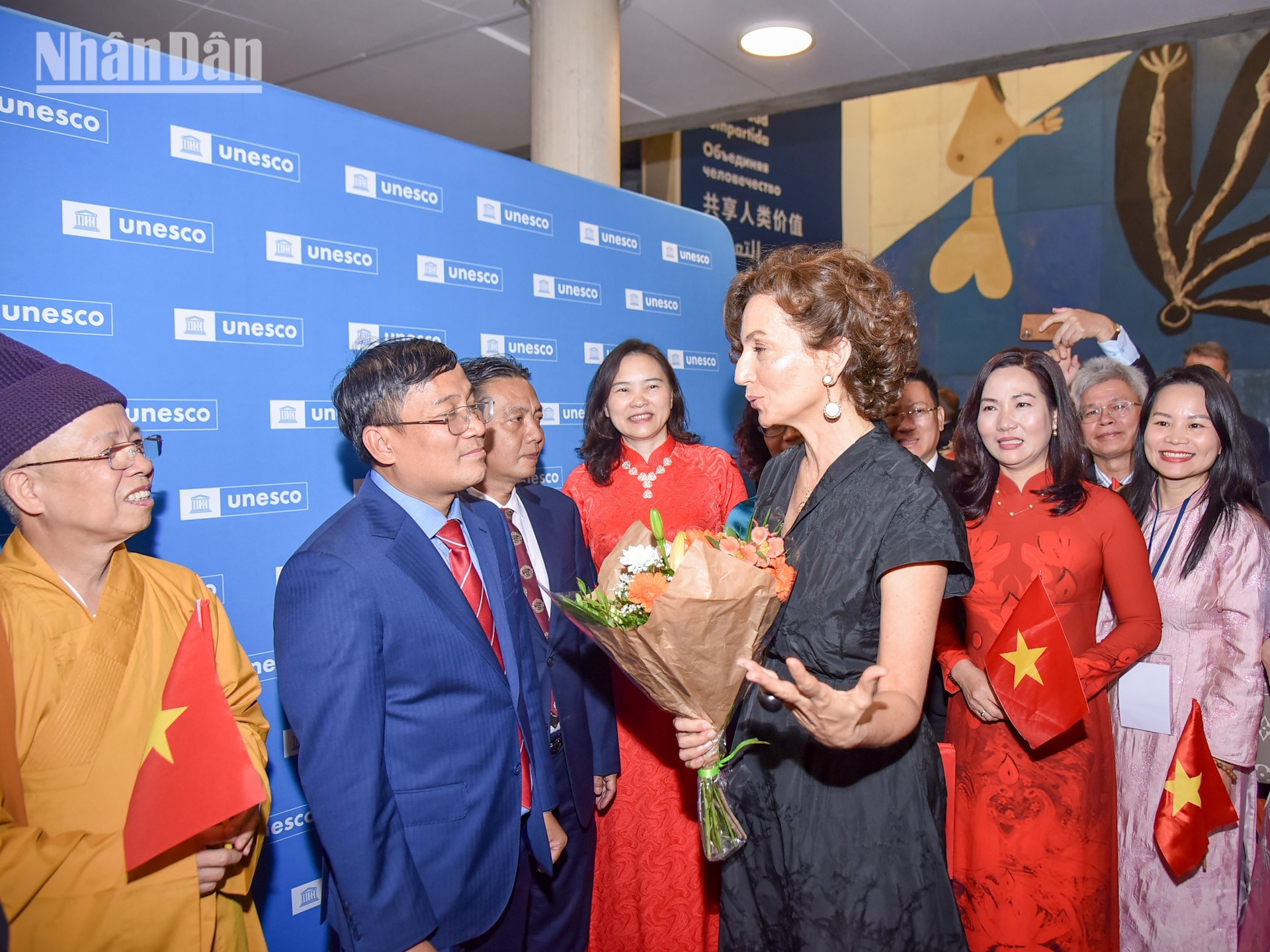 联合国教科文组织总干事奥德蕾·阿祖莱向越南代表团致以祝贺。