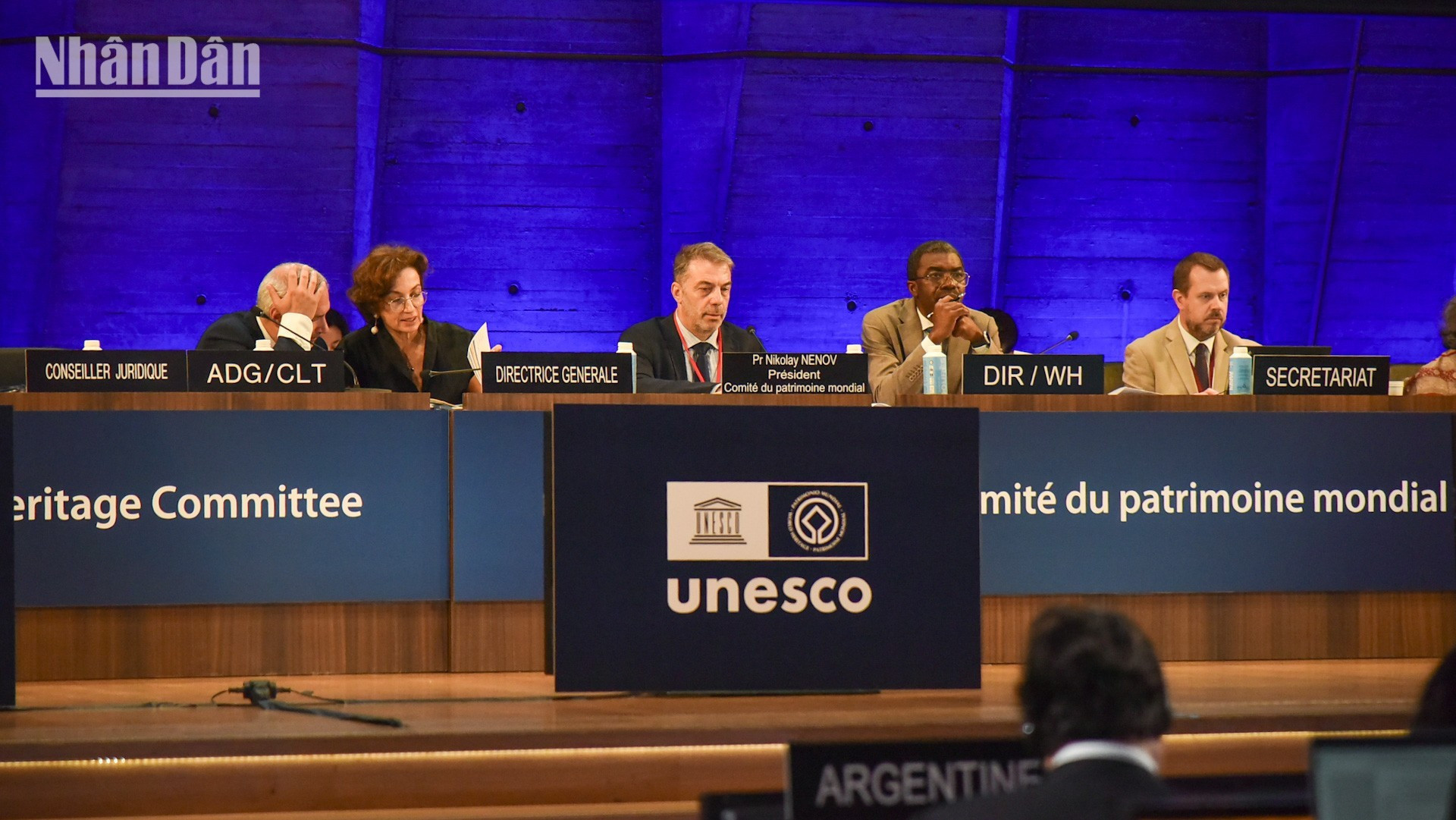 世界遗产委员会第47届会议主席尼科莱·涅诺夫正式宣布，将越南安子–永严–昆山–劫泊遗迹群列入《世界文化遗产名录》。