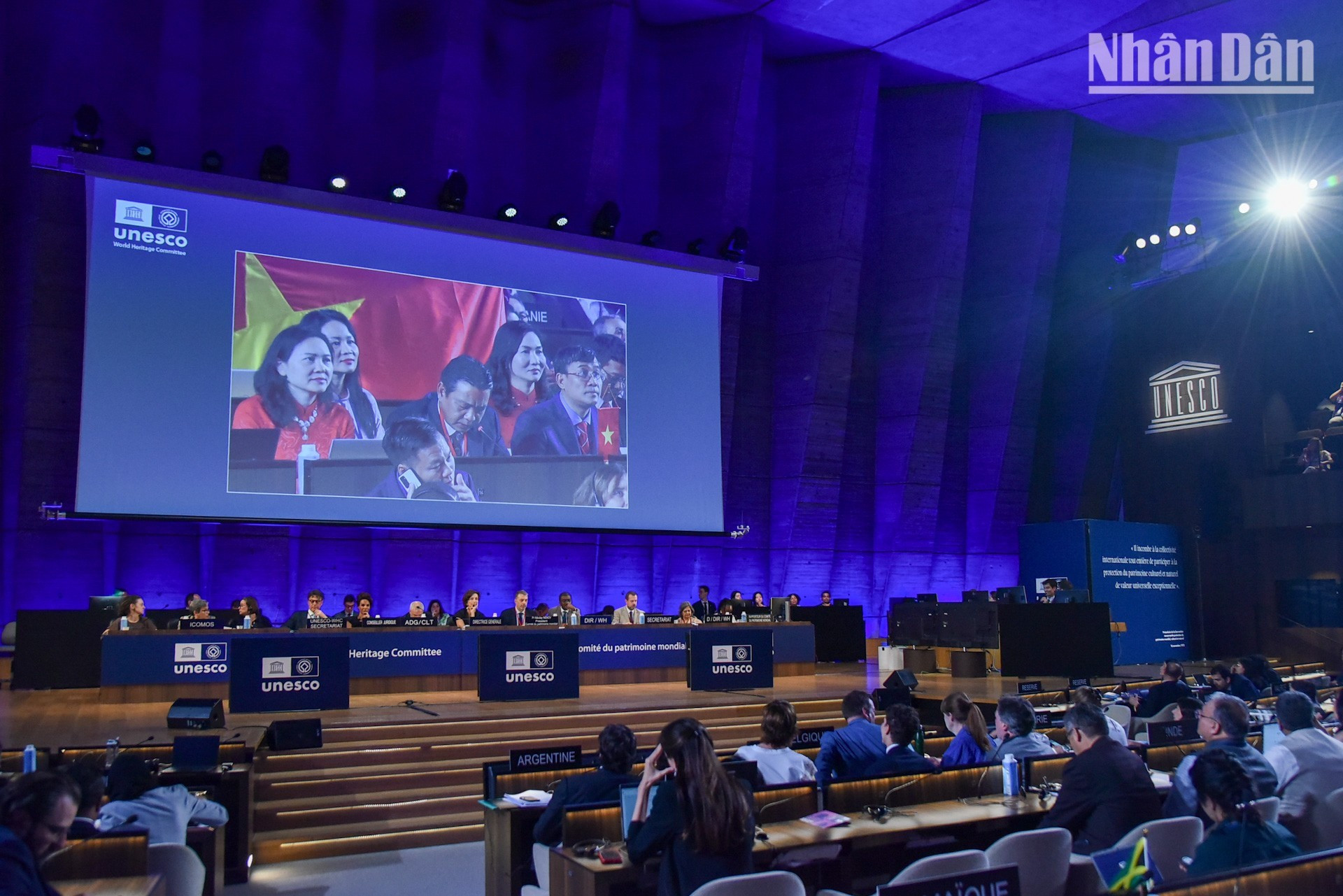 越南代表团与会。