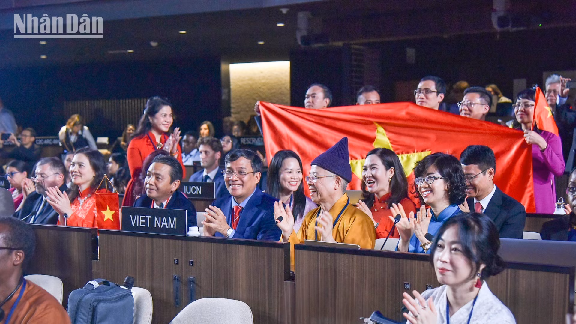 越南代表团。