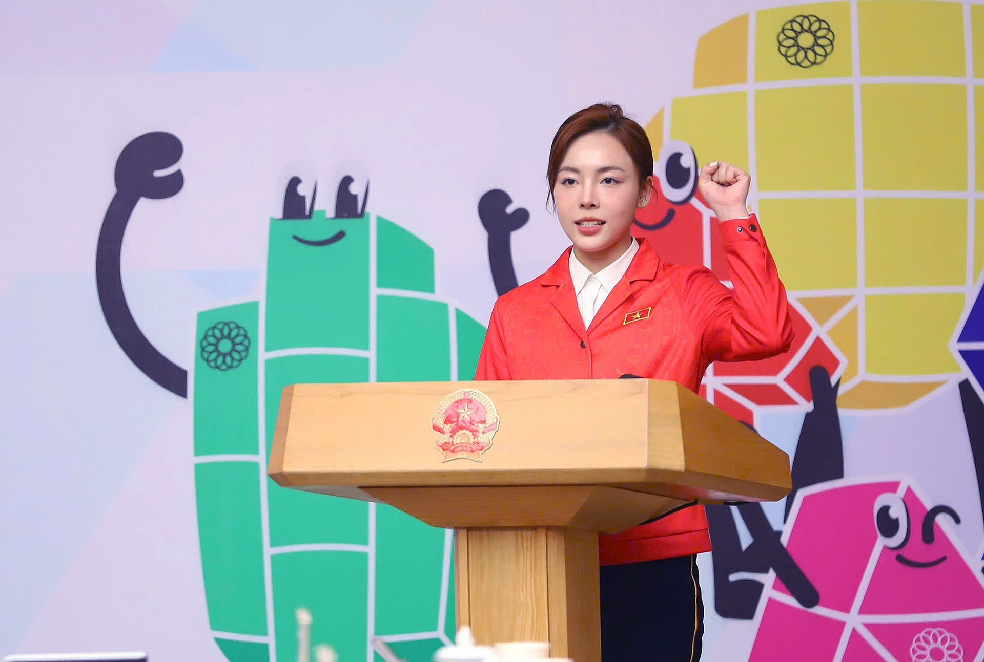 越南体育代表团代表发言。