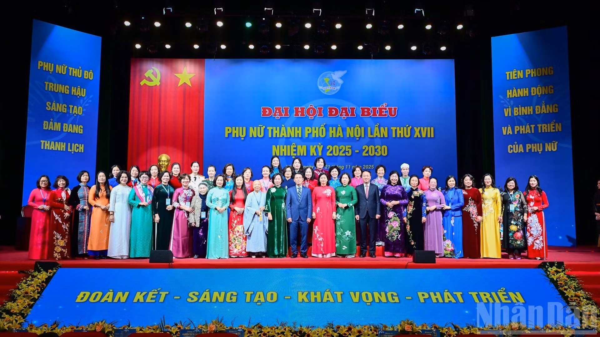 各位代表合影。