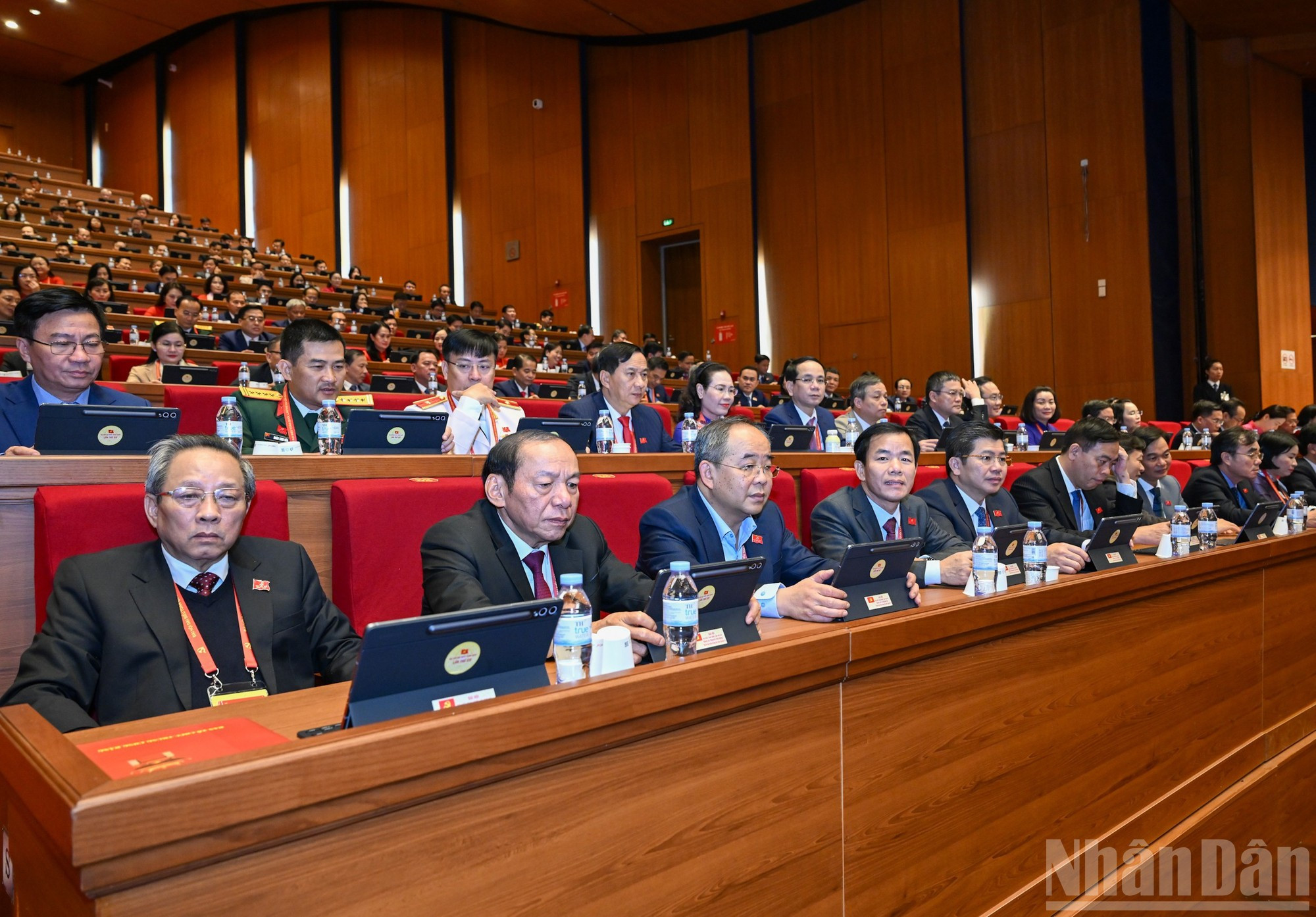 广治省党部代表团。