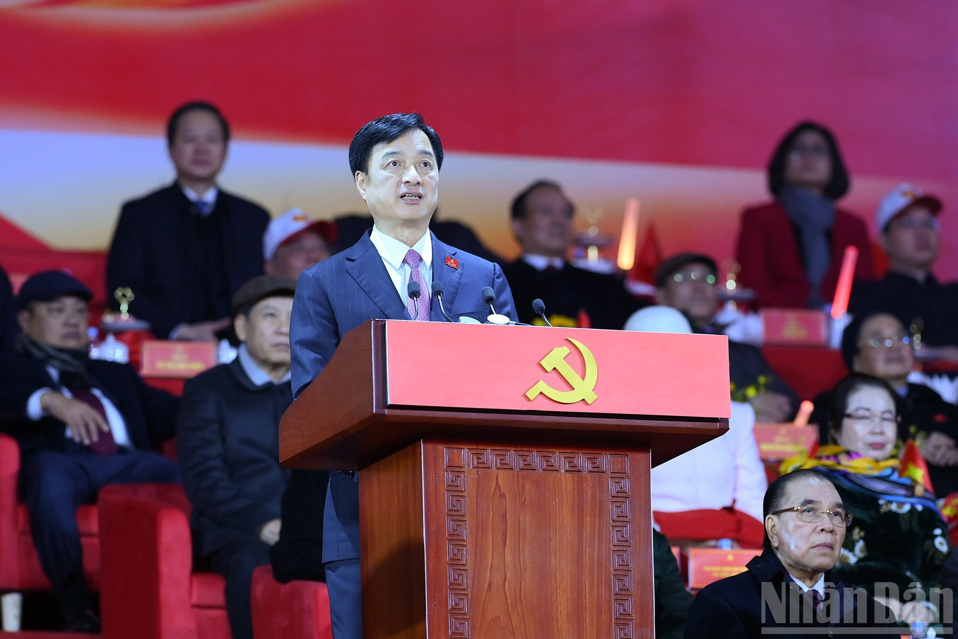 河内市委书记阮维玉发表讲话。