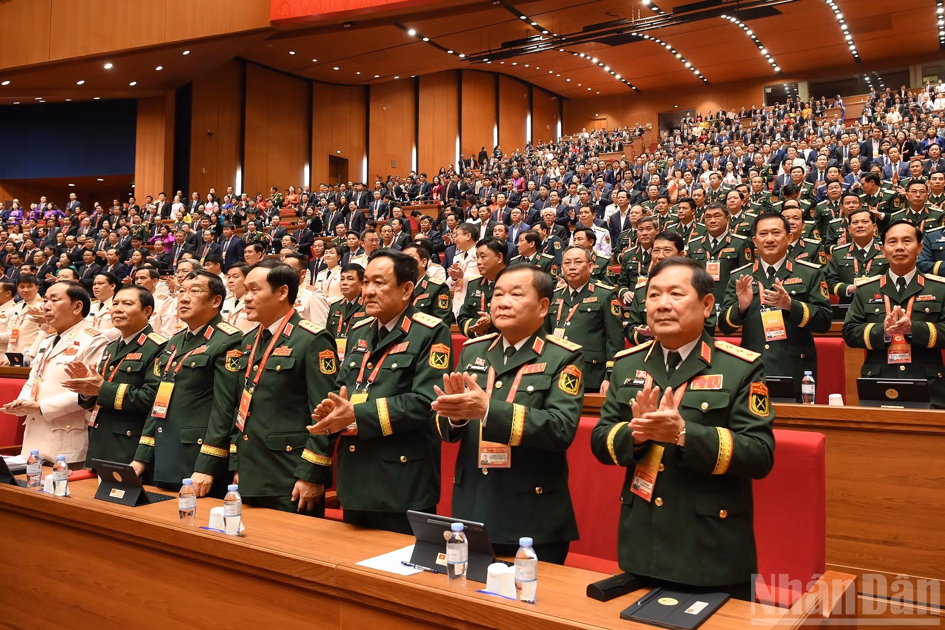 与会代表。