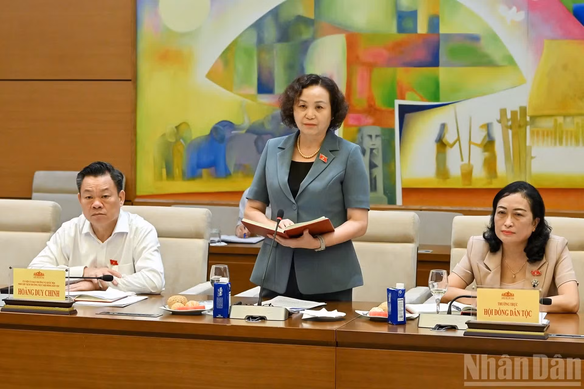 民族委员会副主席高氏春发表讲话。