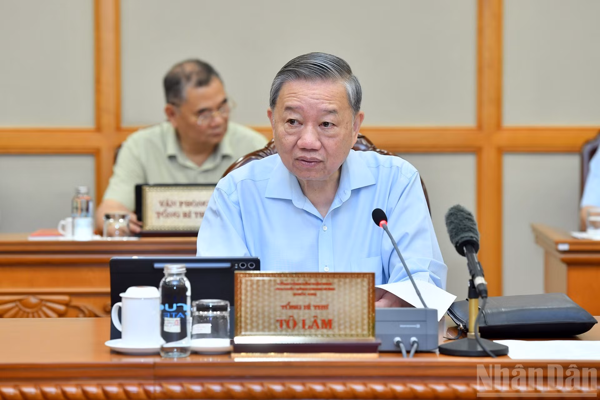 苏林总书记发表指导性讲话。