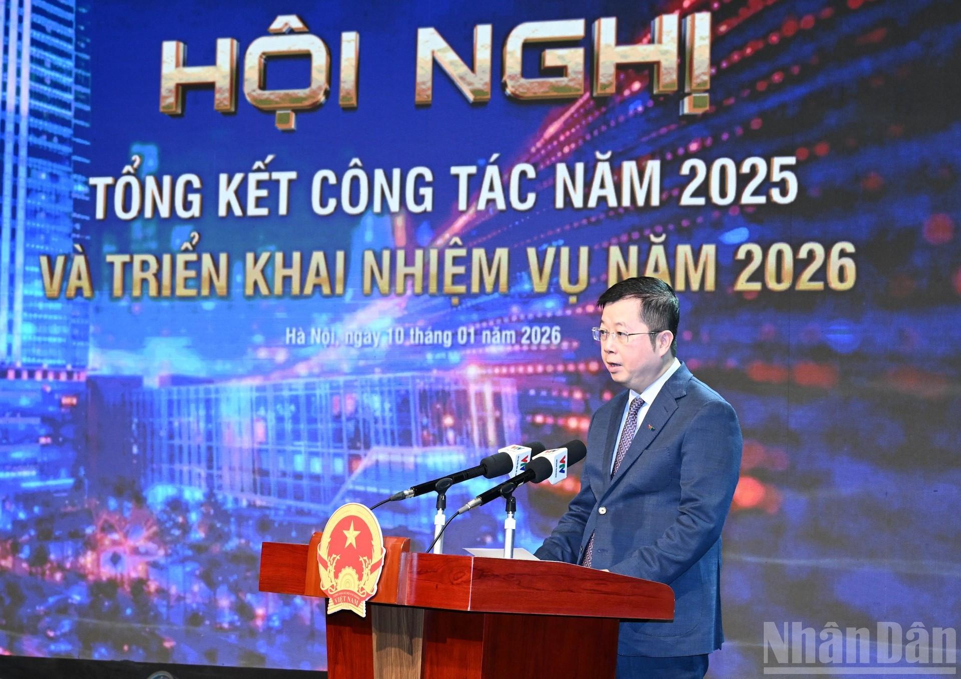 越南电视台台长阮青林发表讲话。