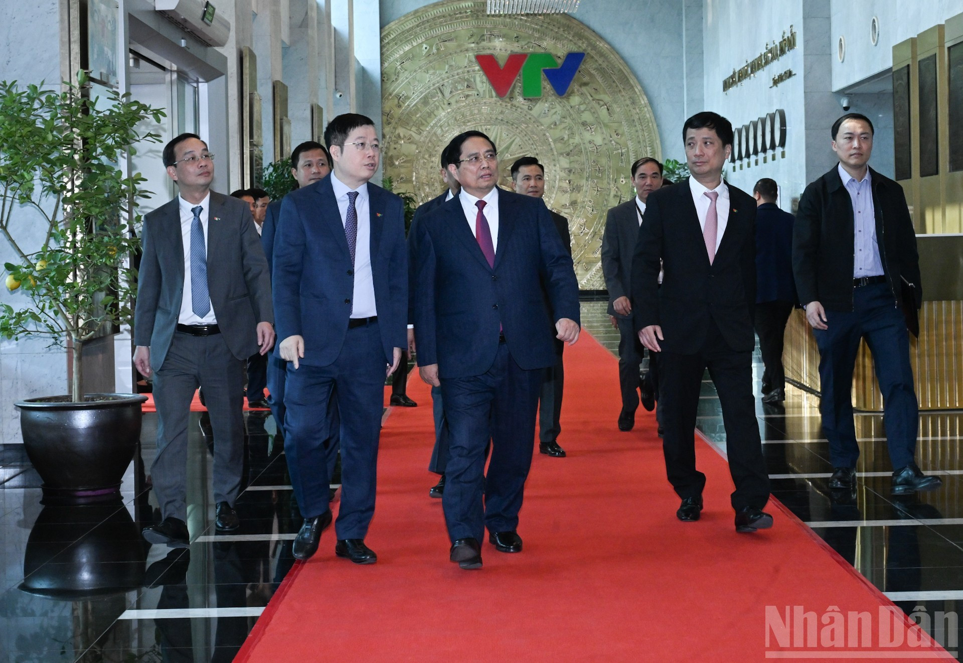 越南政府总理范明正出席越南电视台2025年工作总结暨2026年任务部署会议。