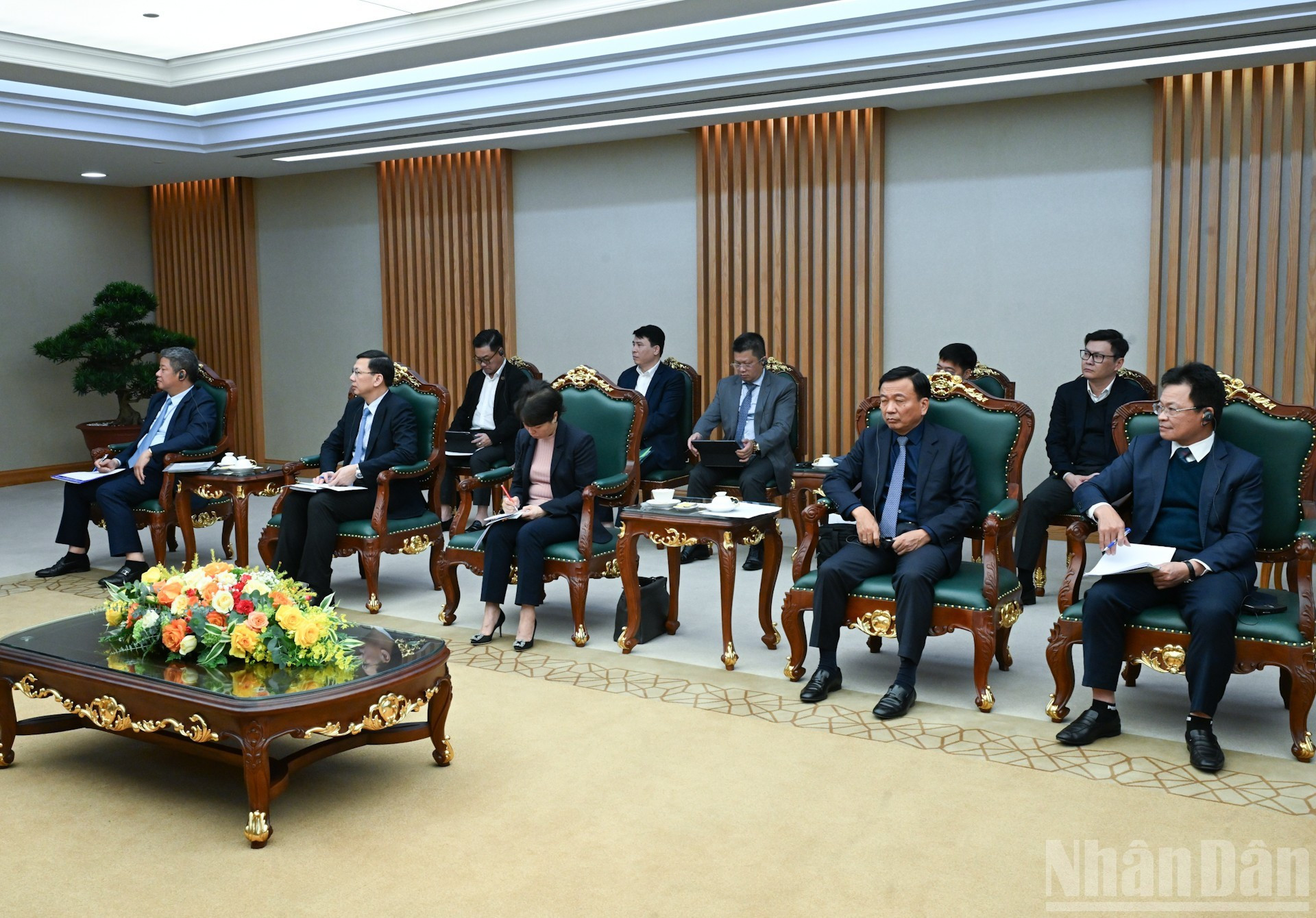 越南各部委、部门、行业领导代表出席活动。