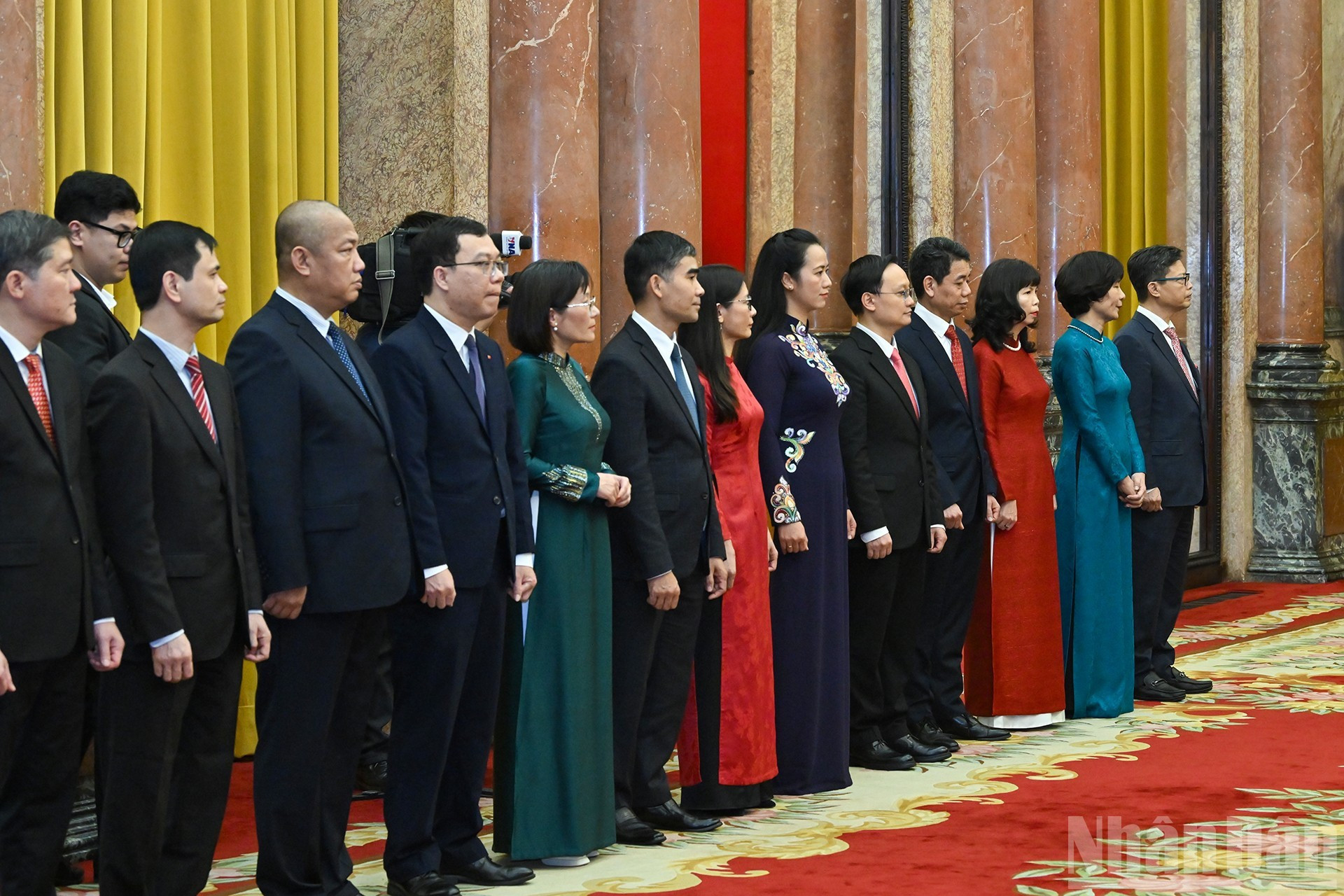 新任驻外大使。