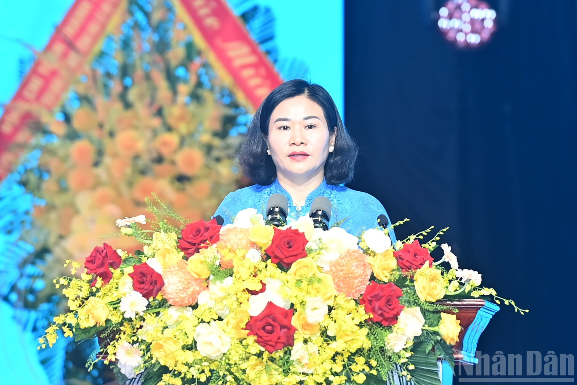 越南妇女联合会主席阮氏线发表讲话。 越南妇女联合会主席阮氏线发表讲话。