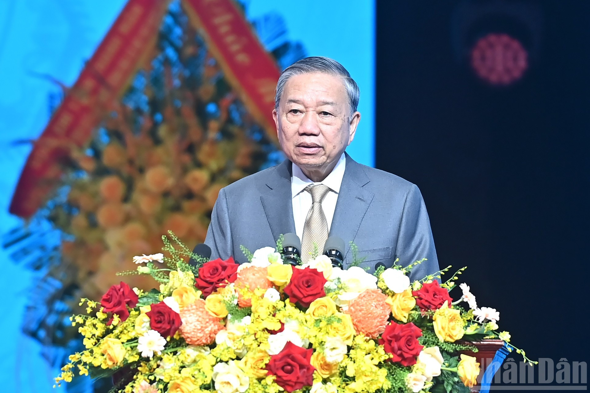苏林总书记发表讲话。 苏林总书记发表讲话。