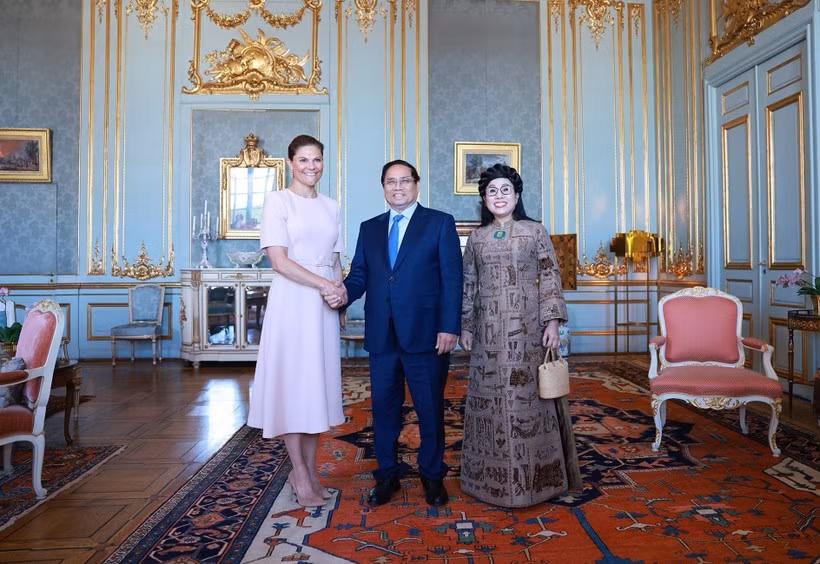 范明正总理和夫人礼节性会见瑞典女王储维多利亚。