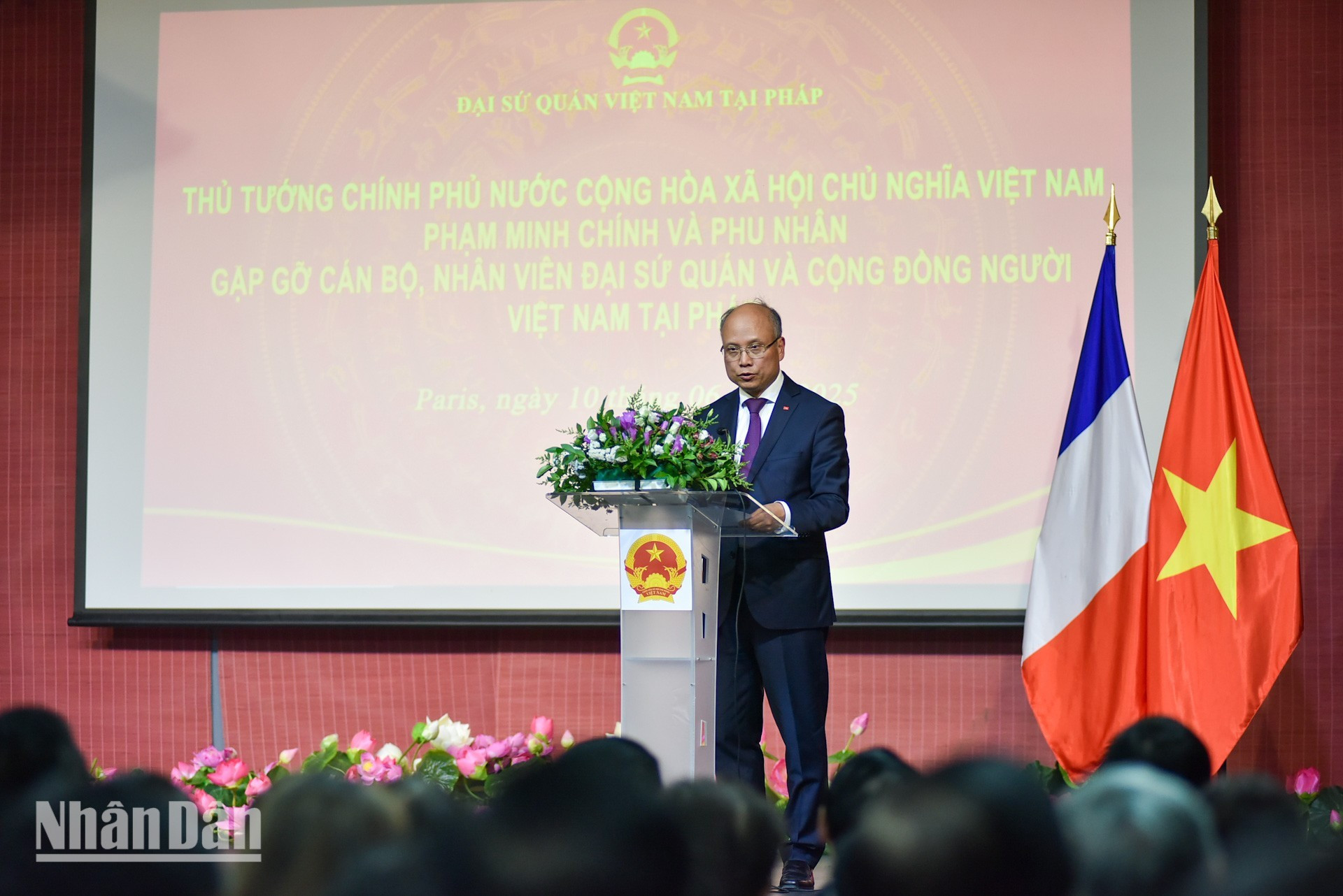 越南驻法大使丁全胜已向范明正总理汇报了旅法越侨社群情况。 越南驻法大使丁全胜已向范明正总理汇报了旅法越侨社群情况。