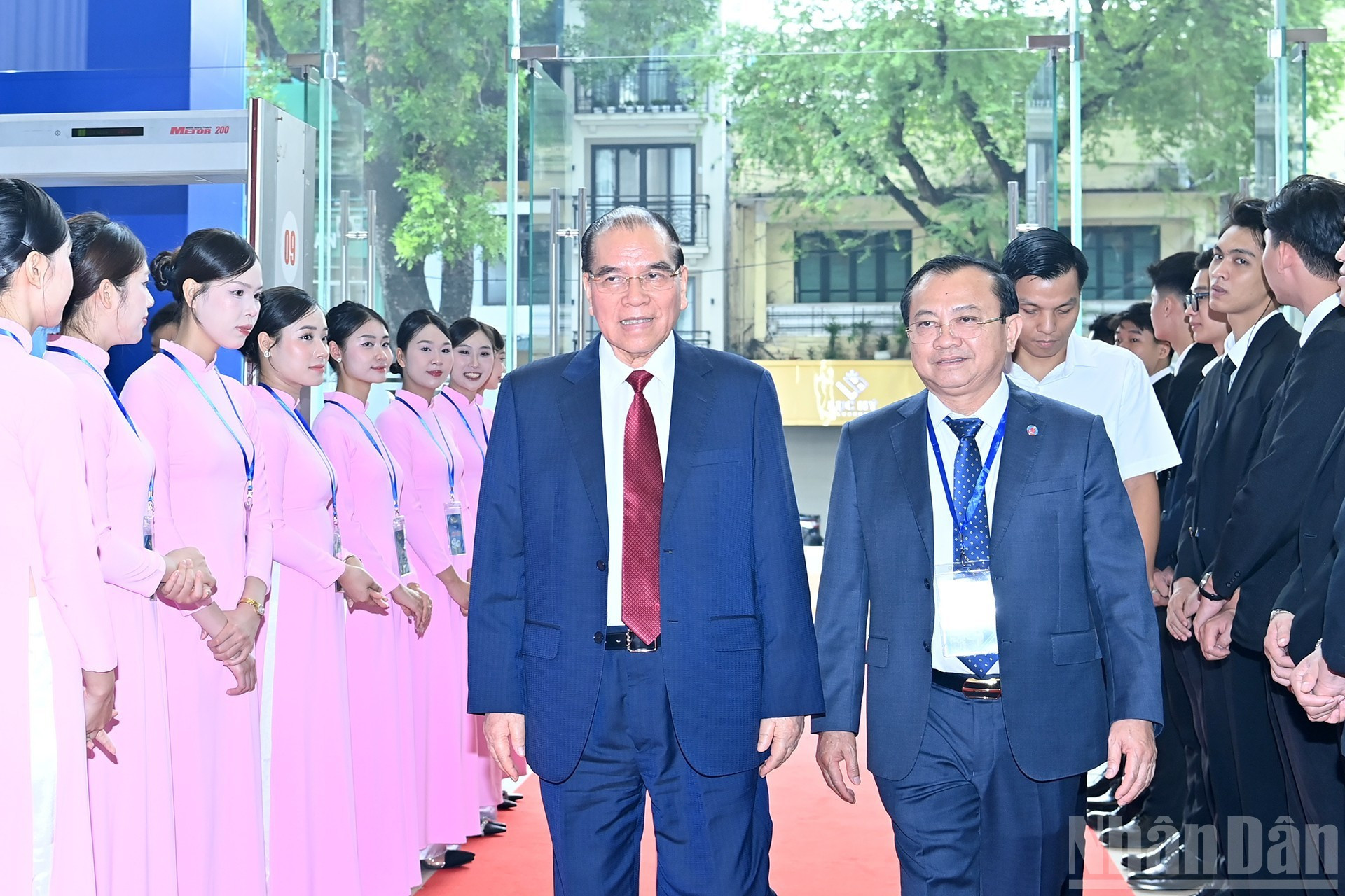 原越共中央总书记农德孟出席仪式。 原越共中央总书记农德孟出席仪式。