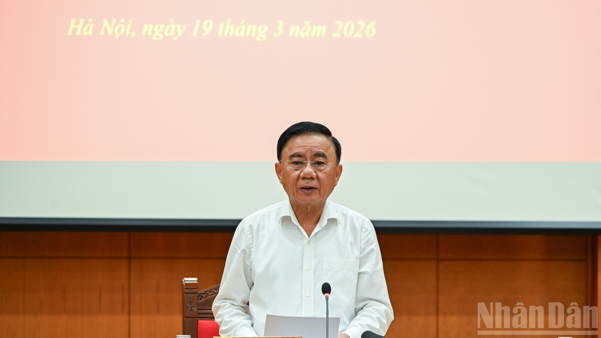 越共中央书记处常务书记陈锦秀发表指导性讲话。