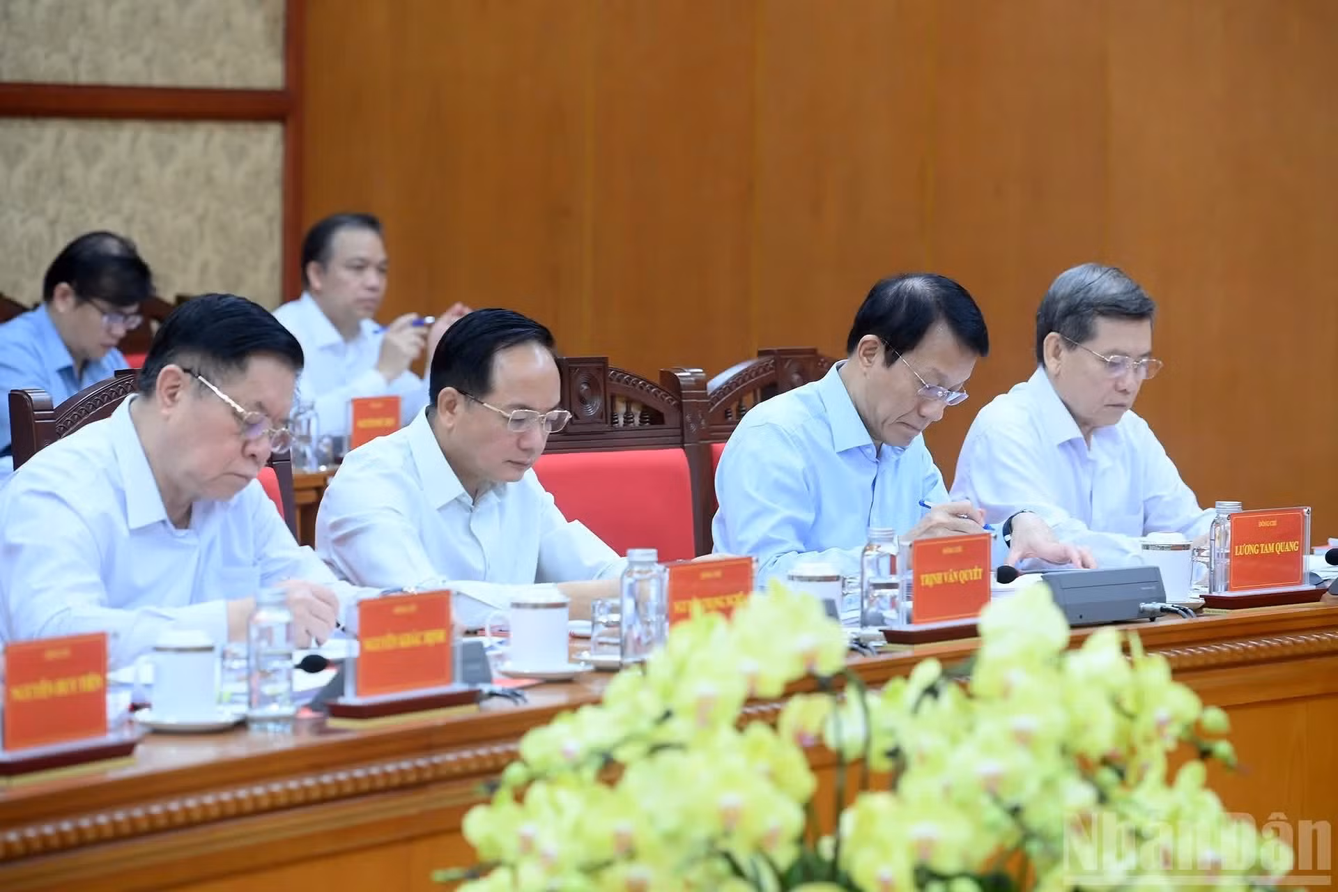 与会代表。