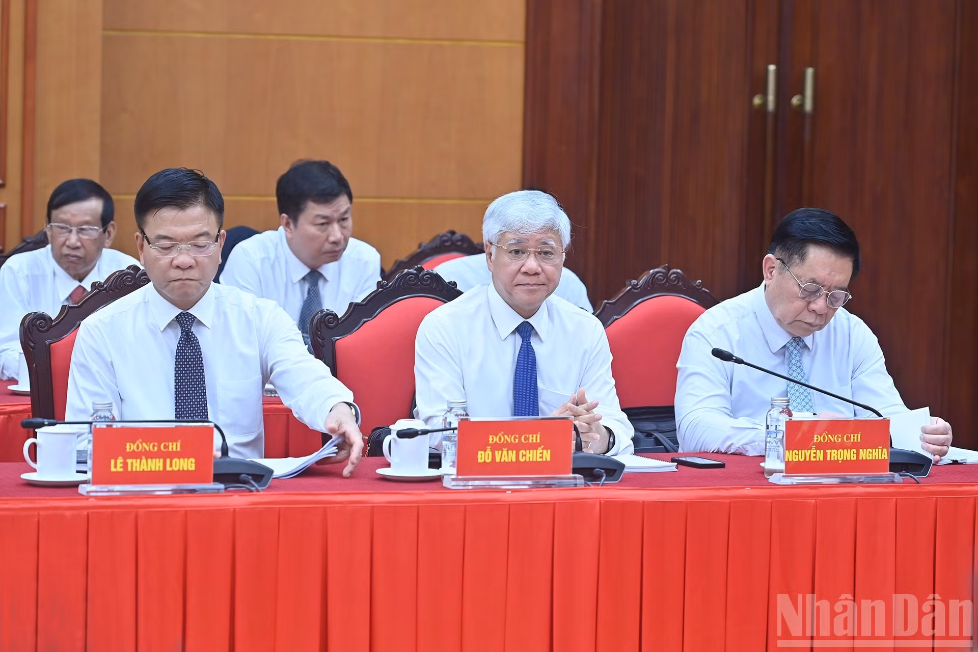 党和国家领导出席活动。