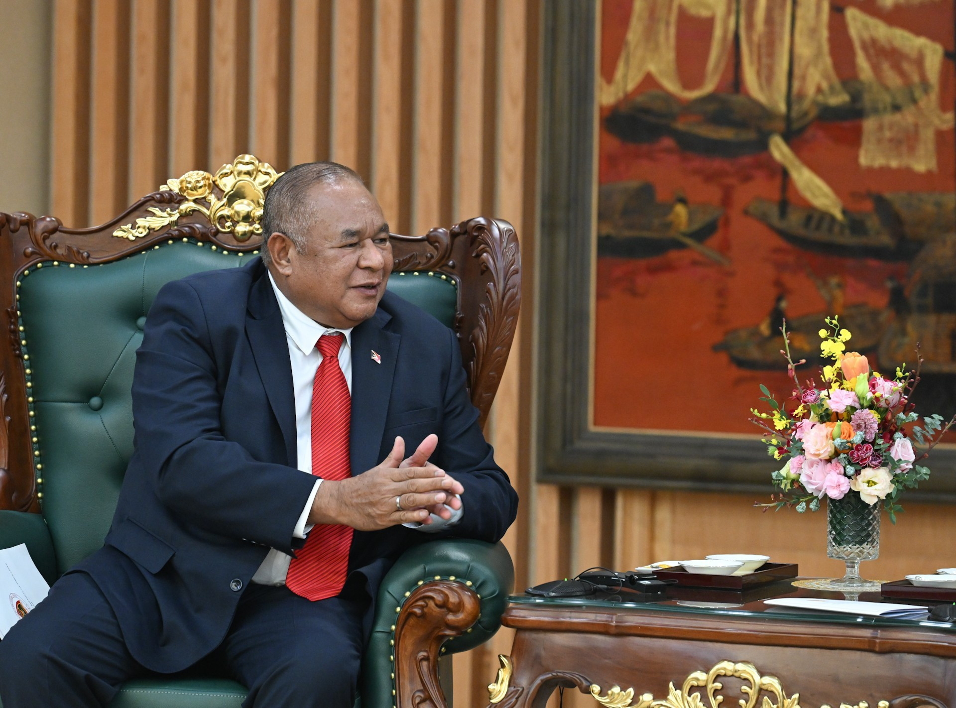 东帝汶外交与合作部部长弗雷塔斯发表讲话。