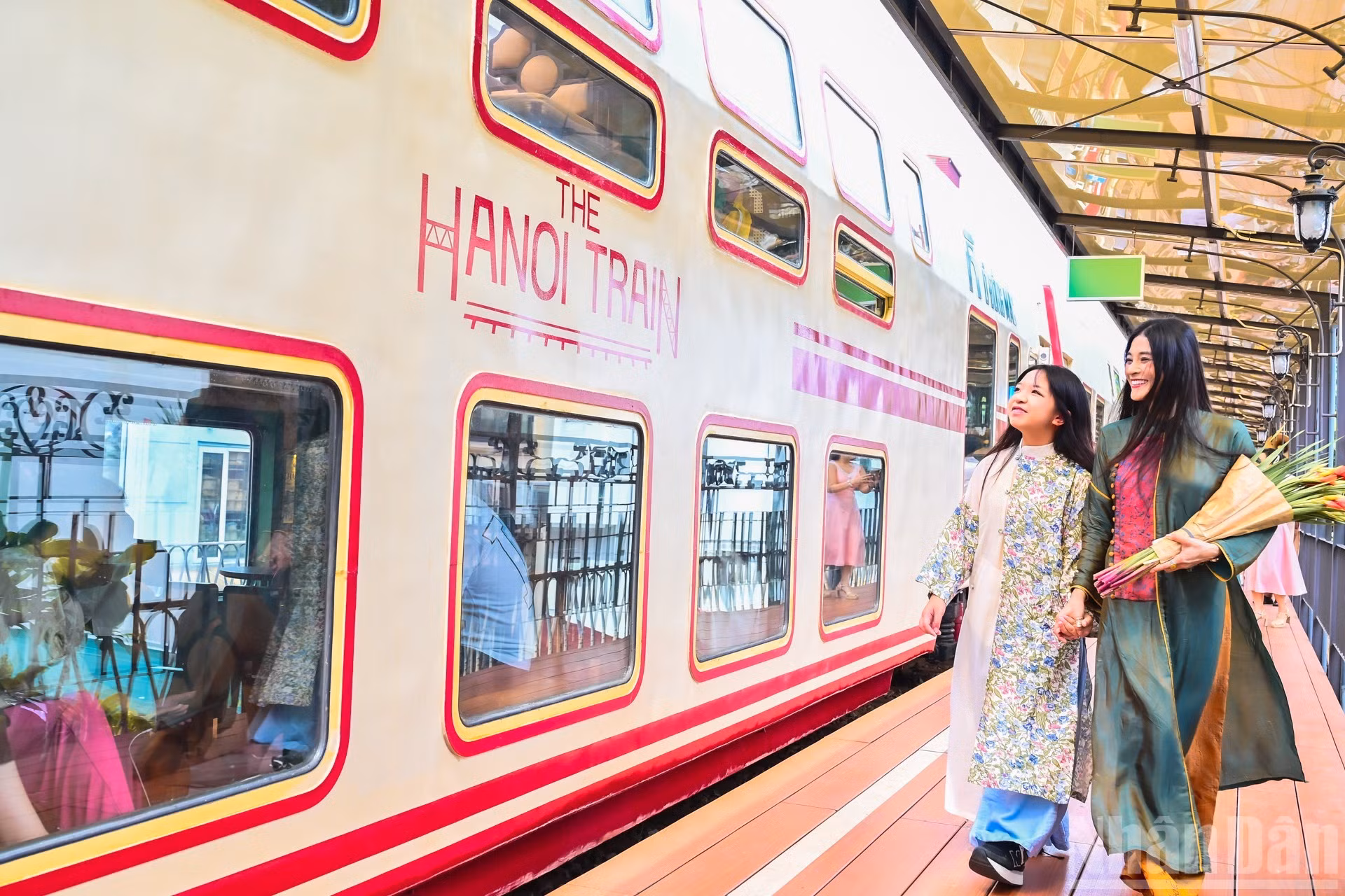 五城门文化遗产火车”独特旅程为游客带来了兴奋与愉悦【组图】