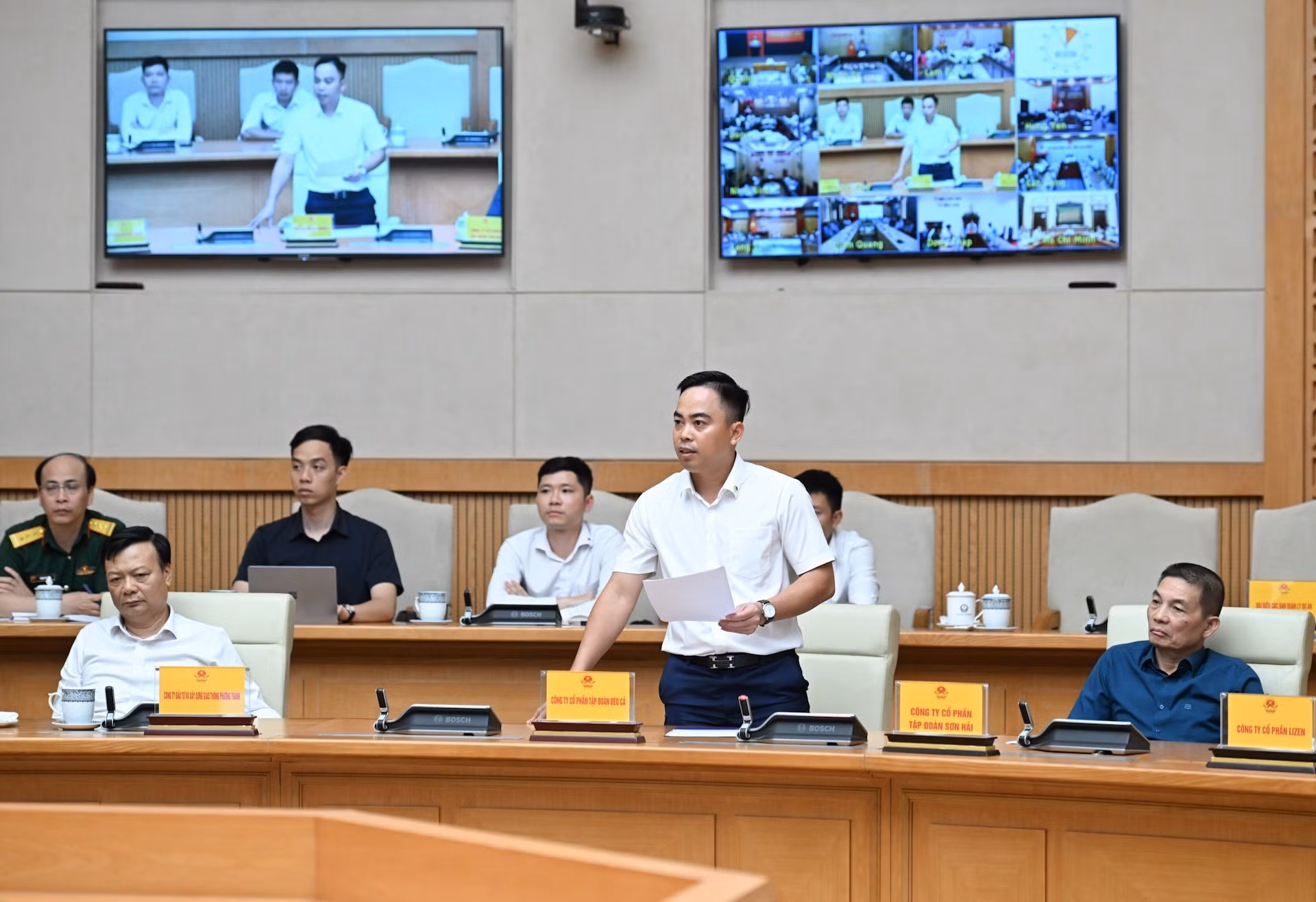 Deo Ca集团股份公司领导发表讲话。