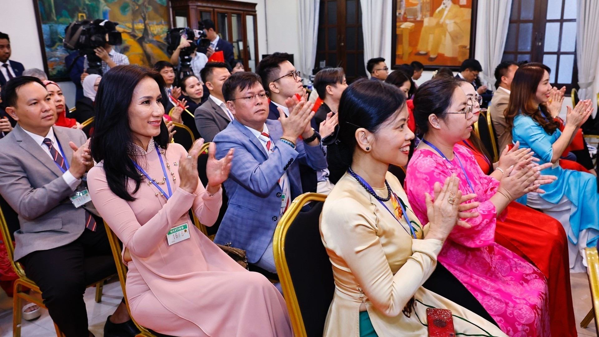 旅居马来西亚越南人社团出席活动。