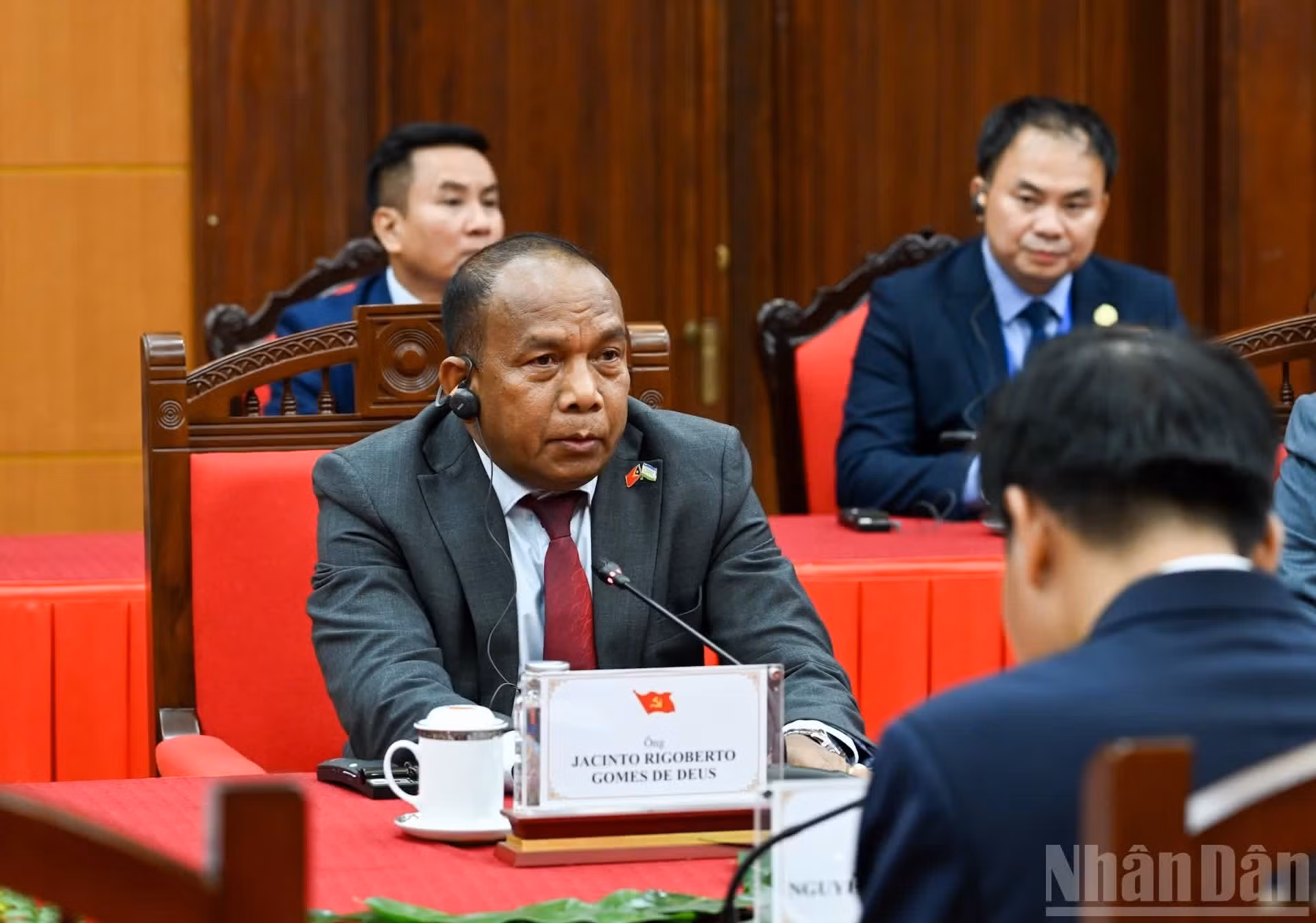 东帝汶全国重建大会党（CNRT）第一副总书记雅辛托·里戈贝托·德·德乌斯（Jacinto Rigoberto de Deus）发表讲话。