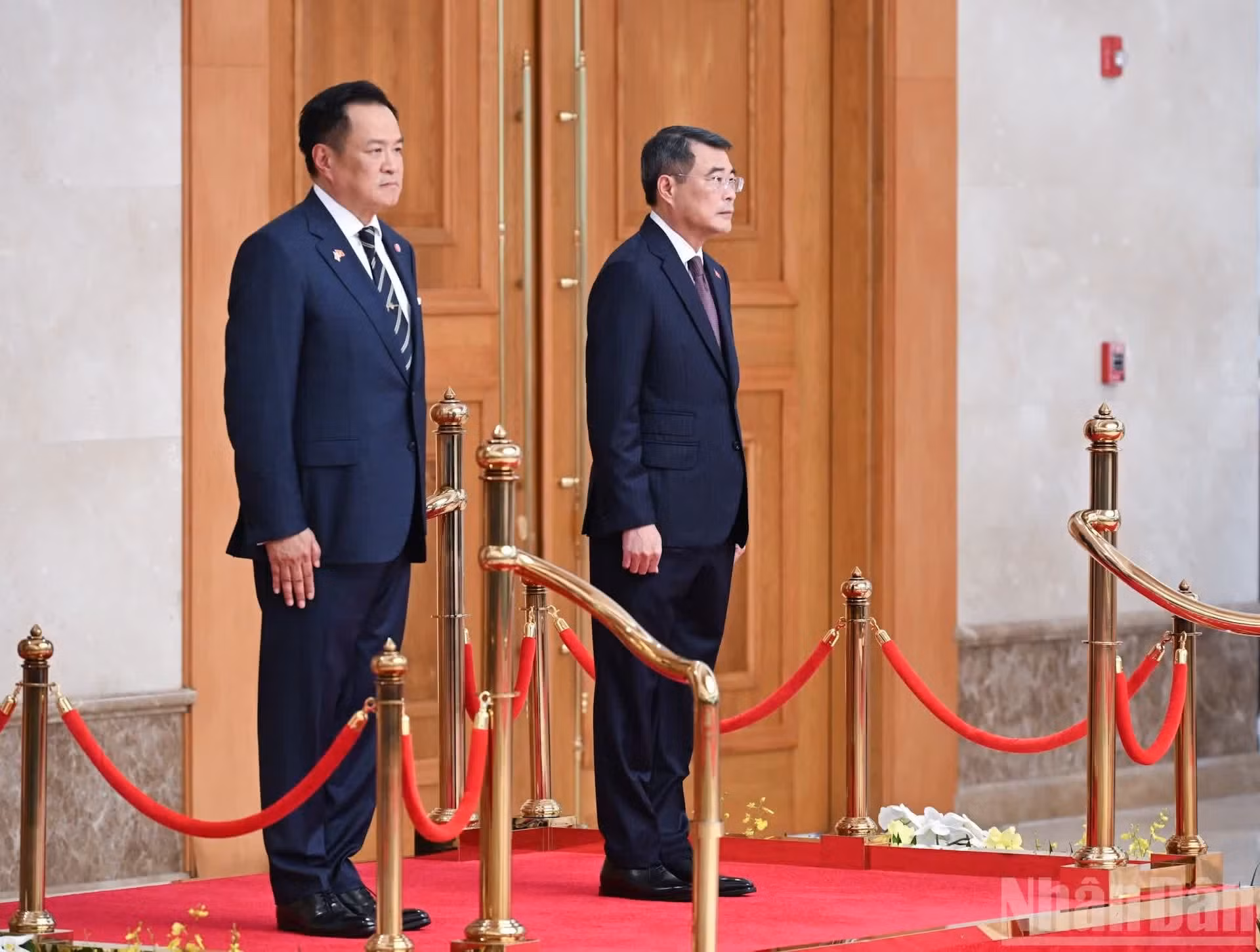 越南政府总理黎明兴主持仪式 欢迎泰国总理阿努廷·查恩维拉库尔到访。