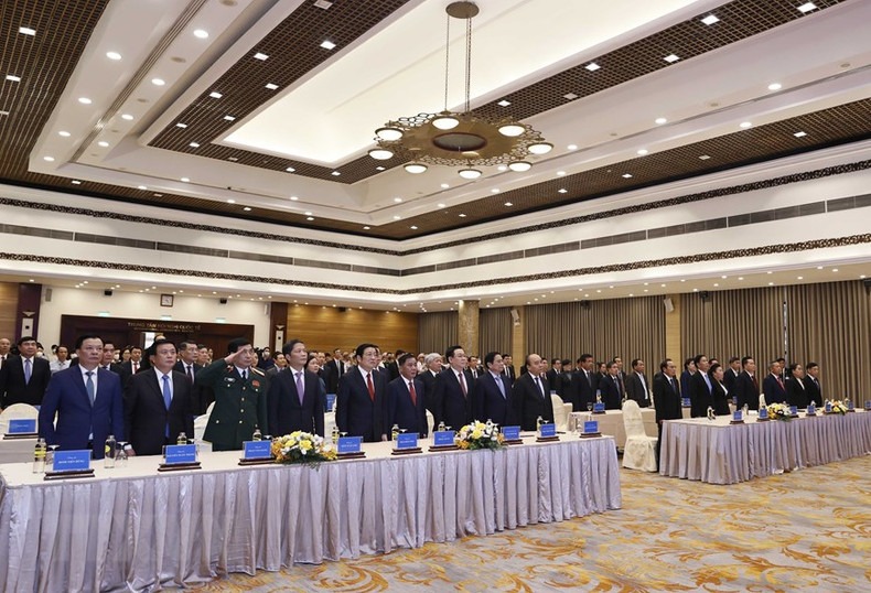 越南高层领导荣获老挝国家崇高勋章(组图) ảnh 4 越南高层领导荣获老挝国家崇高勋章(组图) ảnh 4