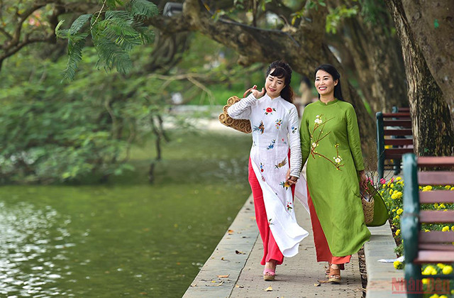 全国妇女响应2022年越南奥黛周(组图) ảnh 3 全国妇女响应2022年越南奥黛周(组图) ảnh 3