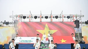 2025年PV GAS无人机创新杯大赛开幕式场景。