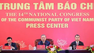 苏林总书记主持国际新闻发布会，通报越共十四大成果。