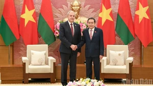 国会主席陈清敏会见白俄罗斯国民会议代表院主席伊戈尔·谢尔盖延科。