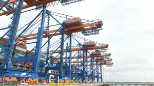 图为：巴地头顿省盖梅-市威（Cái Mép - Thị Vải）深水港是越南东南部地区吸引外商直接投资的重要基础设施。