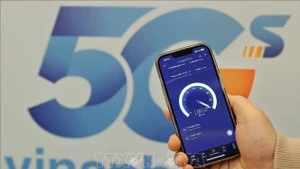 截至2025年初，全球已有300多家运营商部署了5G服务。