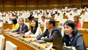 越南国会通过《特别消费税法》（修正案）和《企业所得税法》（修正案）。